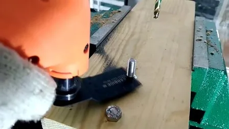 Schwere, bündig oszillierende Klinge mit 34 mm Hartmetallspitze zum Schraubenschneiden